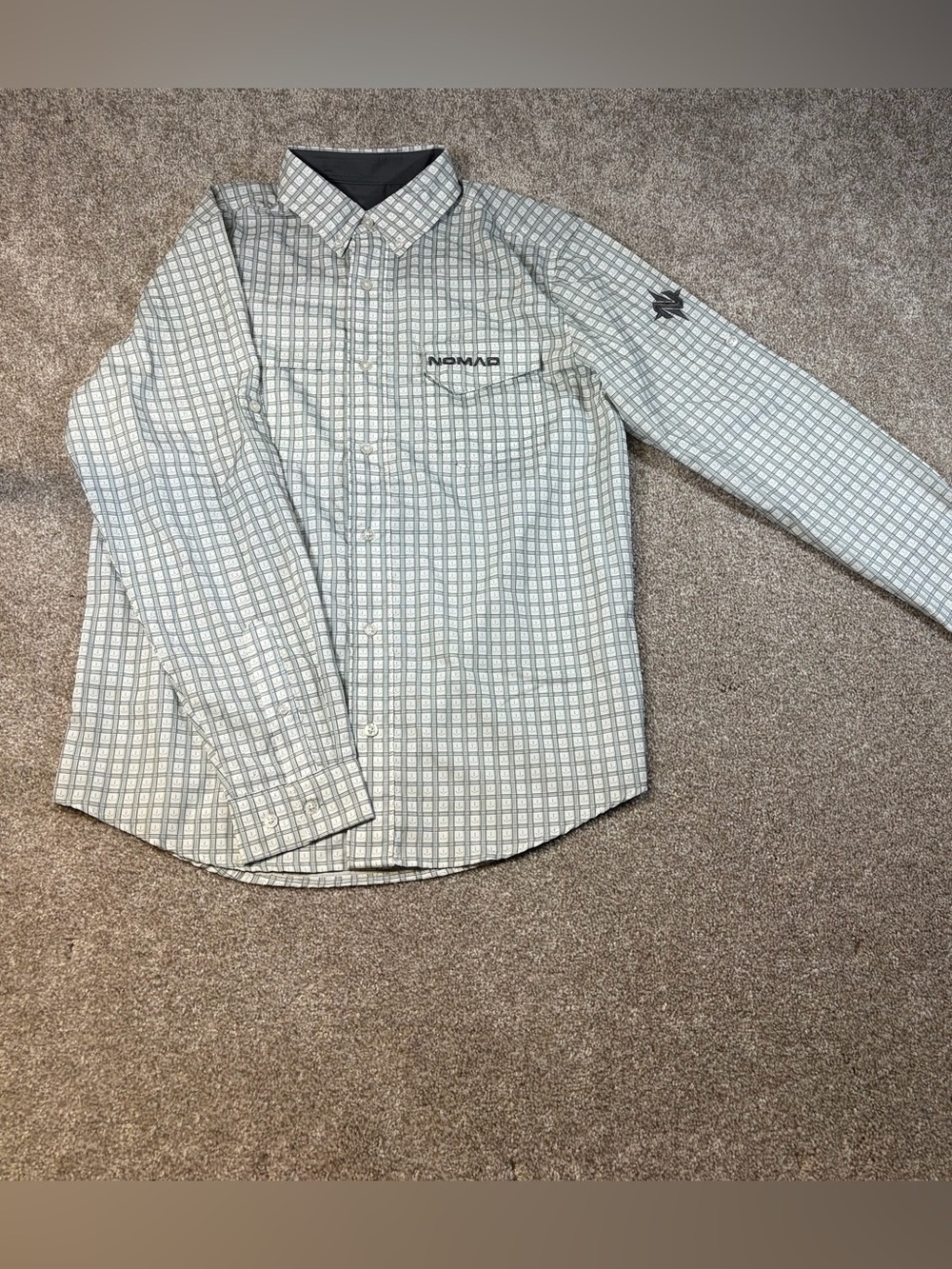 Nomad Men’s Light Gray & White Grid Button-Down Shirt